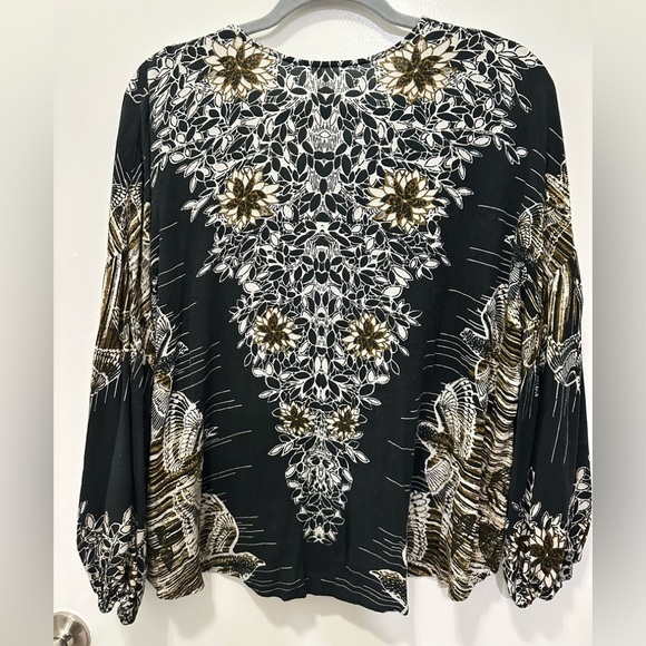 Free People Birds of Feathers Black and Cream Graphic Bishop Sleeve Blouse - Picture 8 of 9